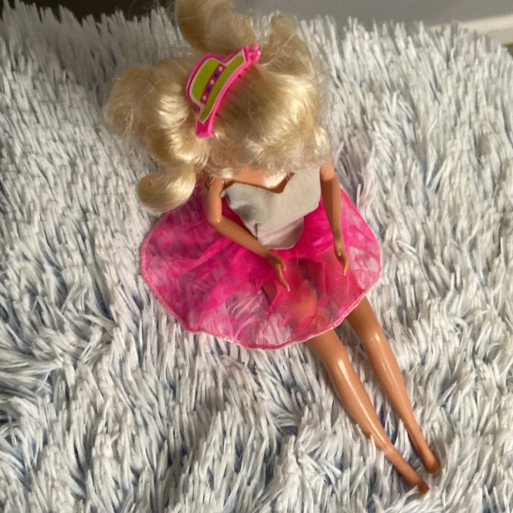 Vintage Mattel Barbie Doll with Blonde Hair 1966 Pink Skirt White Corset - Picture 6 of 8